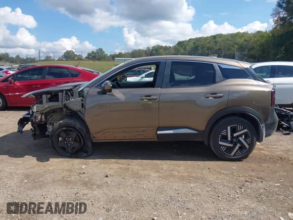 2025 Nissan Kicks SV with VIN 3N8AP6CA4SL357697, listed as a IAAI auction lot 43399537 with 4,158 mi miles and . Bid and sale history available at DreamBid. Image 14.