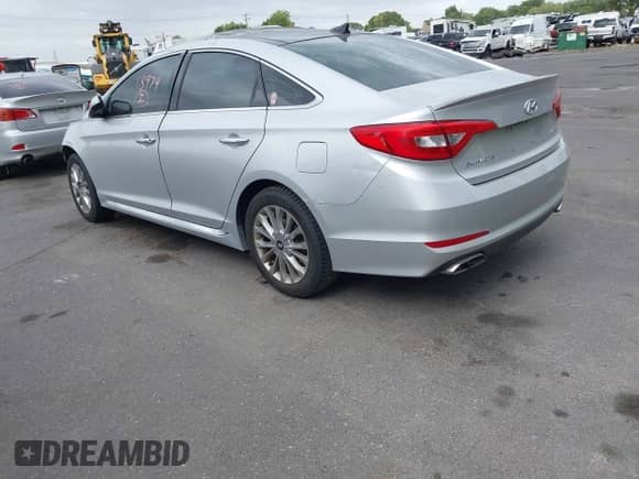 2015 Hyundai Sonata Limited с VIN 5NPE34AF1FH042261, выставлен на аукционе IAAI как лот 42518974 с пробегом 105 051 миль миль и . История ставок и продаж доступна на DreamBid. Изображение 3.
