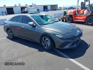 2025 Hyundai Elantra SEL Convenience with VIN KMHLS4DG5SU939352, listed as a IAAI auction lot 43204977 with 14,394 mi miles and . Bid and sale history available at DreamBid. Image 1.