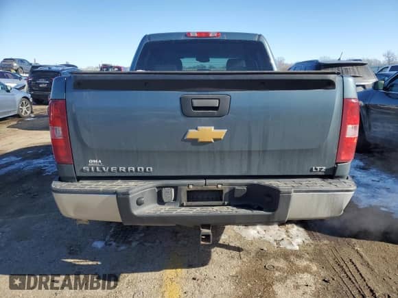 2012 Chevrolet Silverado 1500 LTZ z VIN 3GCPCTE02CG206095, wystawiony jako Copart lot #87666645 z przebiegiem 247 982 mil mil oraz Szkoda całkowita • Salvage title. Historia ofert i sprzedaży dostępna na DreamBid. Obrazek 6.