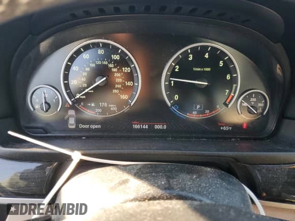 2013 BMW 5 Series 535i с VIN WBAFR7C50DC821763, выставлен на аукционе Copart как лот 84218035 с пробегом 166 144 миль миль и Списание • Salvage title. История ставок и продаж доступна на DreamBid. Изображение 9.