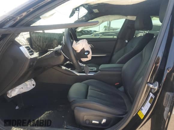 2023 BMW 3 Series 330i z VIN 3MW69FF00P8D23360, wystawiony jako Copart lot #71979715 z przebiegiem Nie podano mil oraz Szkoda całkowita • Salvage title. Historia ofert i sprzedaży dostępna na DreamBid. Obrazek 7.