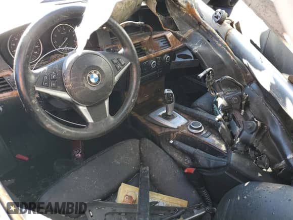 2008 BMW 5 Series 535xiT с VIN WBAPT73528CX01121, выставлен на аукционе Copart как лот 56124785 с пробегом Не указан миль и На запчасти • Non repairable. История ставок и продаж доступна на DreamBid. Изображение 8.