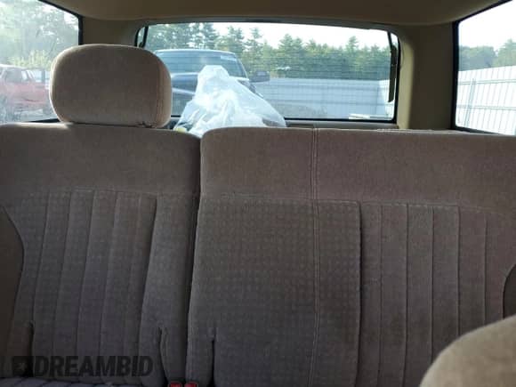 1998 Chevrolet Blazer LT z VIN 1GNDT13W8W2224605, wystawiony jako Copart lot #73725674 z przebiegiem Nie podano mil oraz Czysty tytuł • Clean title. Historia ofert i sprzedaży dostępna na DreamBid. Obrazek 10.