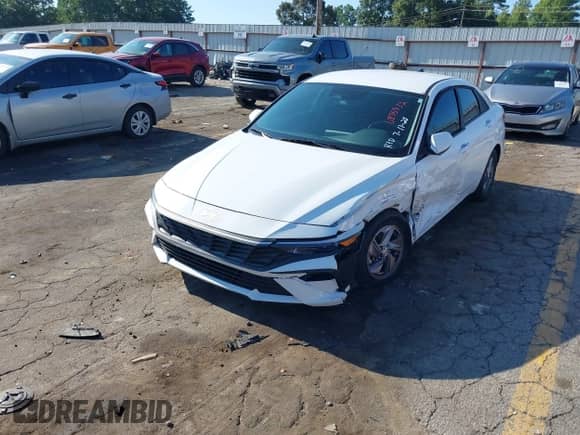 2025 Hyundai Elantra SE with VIN KMHLL4DG6SU895732, listed as a IAAI auction lot 42870906 with 13,805 mi miles and . Bid and sale history available at DreamBid. Image 17.