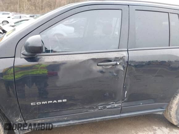 2015 Jeep Compass High Altitude с VIN 1C4NJDEB1FD409324, выставлен на аукционе IAAI как лот 41940973 с пробегом 205 619 миль миль и . История ставок и продаж доступна на DreamBid. Изображение 6.