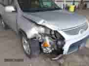 2008 Hyundai Veracruz GLS z VIN KM8NU73C88U045695, wystawiony jako IAAI lot #42533726 z przebiegiem 245 893 mil mil oraz . Historia ofert i sprzedaży dostępna na DreamBid. Obrazek 6.