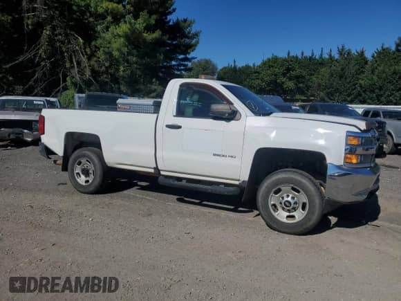 2018 Chevrolet Silverado 2500HD Work Truck z VIN 1GC0CUEG5JZ286140, wystawiony jako Copart lot #82056445 z przebiegiem 222 860 mil mil oraz Szkoda całkowita • Salvage title. Historia ofert i sprzedaży dostępna na DreamBid. Obrazek 4.