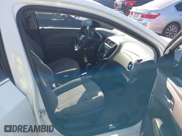 2017 Chevrolet Sonic LT с VIN 1G1JD5SH6H4115160, выставлен на аукционе IAAI как лот 43179990 с пробегом 168 501 миль миль и . История ставок и продаж доступна на DreamBid. Изображение 5.