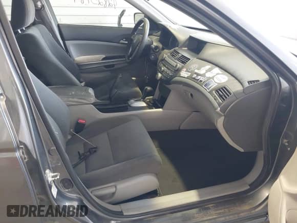 2010 Honda Accord EX z VIN 1HGCP2F76AA000655, wystawiony jako IAAI lot #42825789 z przebiegiem 186 176 mil mil oraz . Historia ofert i sprzedaży dostępna na DreamBid. Obrazek 5.