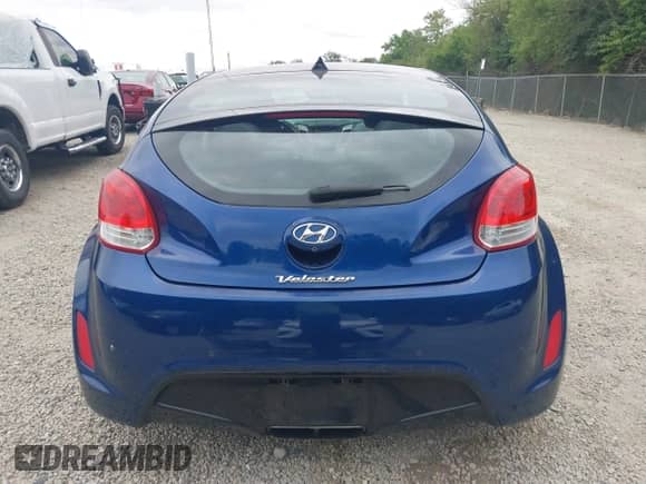 2016 Hyundai Veloster с VIN KMHTC6AD0GU266271, выставлен на аукционе IAAI как лот 43034475 с пробегом 98 565 миль миль и . История ставок и продаж доступна на DreamBid. Изображение 16.