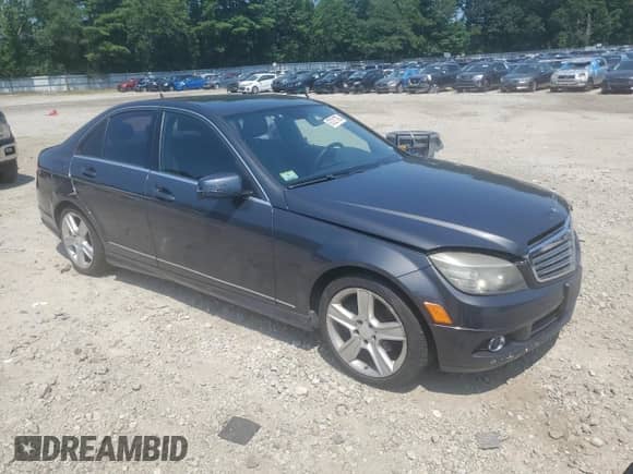 2010 Mercedes-Benz C 300 Sport с VIN WDDGF5EB1AR130733, выставлен на аукционе Copart как лот 67221705 с пробегом 137 815 миль миль и На запчасти • Non repairable. История ставок и продаж доступна на DreamBid. Изображение 4.