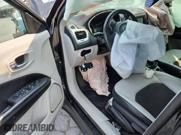 2019 Jeep Compass Latitude z VIN 3C4NJCBB5KT832717, wystawiony jako Copart lot #71620115 z przebiegiem 83 479 mil mil oraz Szkoda całkowita • Salvage title. Historia ofert i sprzedaży dostępna na DreamBid. Obrazek 8.