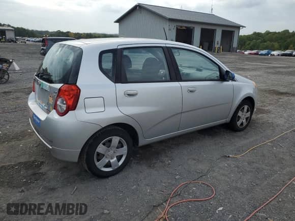 2011 Chevrolet Aveo LS с VIN KL1TD6DE4BB158415, выставлен на аукционе Copart как лот 71881464 с пробегом 110 434 миль миль и Чистый • Clean title. История ставок и продаж доступна на DreamBid. Изображение 3.