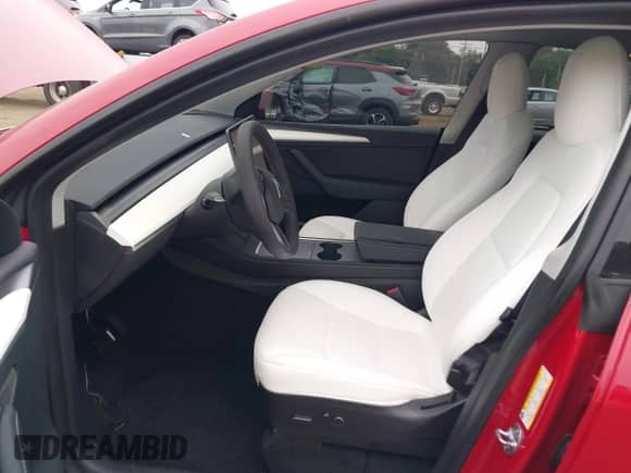 2022 Tesla Model Y Long Range с VIN 7SAYGDEE4NF517341, выставлен на аукционе IAAI как лот 43300755 с пробегом 24 092 миль миль и . История ставок и продаж доступна на DreamBid. Изображение 5.