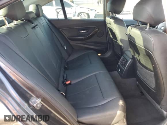 2015 BMW 3 Series 328i с VIN WBA3C1C52FK121608, выставлен на аукционе Copart как лот 82374315 с пробегом 149 552 миль миль и Чистый • Clean title. История ставок и продаж доступна на DreamBid. Изображение 10.