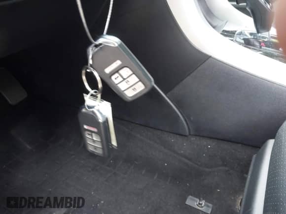 2017 Honda Accord EX-L z VIN 1HGCR2F83HA029866, wystawiony jako IAAI lot #43153402 z przebiegiem 68 757 mil mil oraz . Historia ofert i sprzedaży dostępna na DreamBid. Obrazek 11.