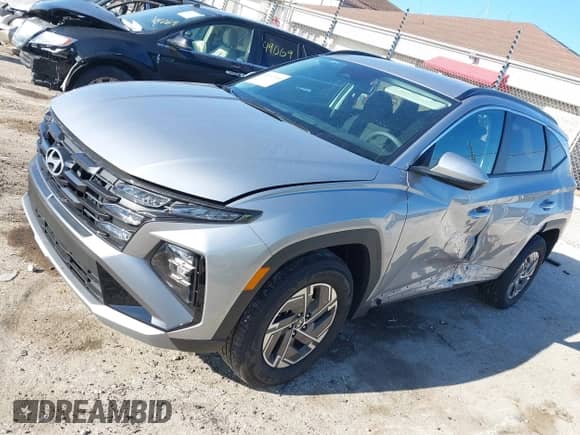 2025 Hyundai Tucson Blue with VIN KM8JBDD15SU295631, listed as a IAAI auction lot 43092141 with 7,058 mi miles and . Bid and sale history available at DreamBid. Image 17.