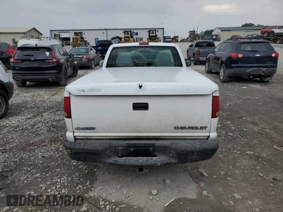 2003 Chevrolet S-10 with VIN 1GCCS14X738207172, listed as a Copart auction lot 72480324 with 154,441 mi miles and Salvage title. Bid and sale history available at DreamBid. Image 6.