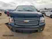 2011 Chevrolet Tahoe LTZ z VIN 1GNSCCE01BR117313, wystawiony jako Copart lot #63123425 z przebiegiem 175 182 mil mil oraz Szkoda całkowita • Salvage title. Historia ofert i sprzedaży dostępna na DreamBid. Obrazek 5.