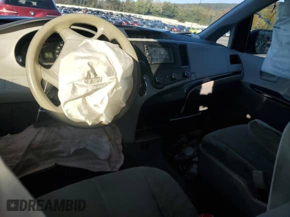 2014 Toyota Sienna L with VIN 5TDZK3DC5ES459617, listed as a Copart auction lot 85784815 with 162,085 mi miles and Salvage title. Bid and sale history available at DreamBid. Image 8.