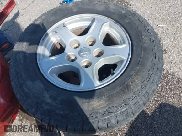 2006 Dodge Dakota SLT z VIN 1D7HE48K46S504359, wystawiony jako IAAI lot #42542706 z przebiegiem 91 072 mil mil oraz . Historia ofert i sprzedaży dostępna na DreamBid. Obrazek 18.
