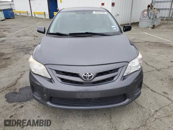 2011 Toyota Corolla L z VIN JTDBU4EE8B9147030, wystawiony jako Copart lot #80507985 z przebiegiem 316 444 mil mil oraz Szkoda całkowita • Salvage title. Historia ofert i sprzedaży dostępna na DreamBid. Obrazek 5.