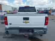 2017 Chevrolet Silverado 2500HD Work Truck z VIN 1GC2CUEG5HZ366363, wystawiony jako IAAI lot #43361232 z przebiegiem 195 782 mil mil oraz . Historia ofert i sprzedaży dostępna na DreamBid. Obrazek 16.