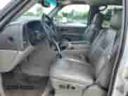 2005 Chevrolet Suburban Z71 с VIN 3GNFK16Z05G116552, выставлен на аукционе Copart как лот 57557684 с пробегом 233 308 миль миль и Списание • Salvage title. История ставок и продаж доступна на DreamBid. Изображение 7.