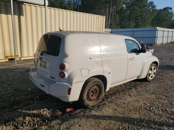 2011 Chevrolet HHR LS z VIN 3GCAAAFWXBS564866, wystawiony jako Copart lot #67811665 z przebiegiem 228 995 mil mil oraz Szkoda całkowita • Salvage title. Historia ofert i sprzedaży dostępna na DreamBid. Obrazek 3.