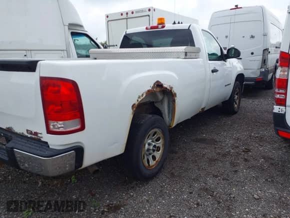 2007 GMC Sierra 1500 Work Truck с VIN 1GTEC14037Z600126, выставлен на аукционе IAAI как лот 42245828 с пробегом 161 412 миль миль и . История ставок и продаж доступна на DreamBid. Изображение 4.