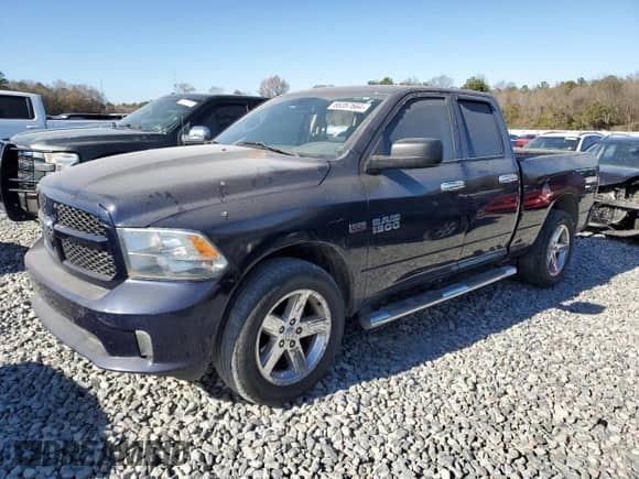 2013 Ram 1500 Tradesman z VIN 1C6RR6FT3DS641100, wystawiony jako Copart lot #86357664 z przebiegiem 156 636 mil mil oraz Szkoda całkowita • Salvage title. Historia ofert i sprzedaży dostępna na DreamBid. Obrazek 1.