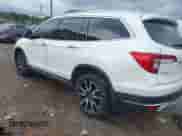 2019 Honda Pilot Touring 7-Passenger z VIN 5FNYF6H63KB078886, wystawiony jako IAAI lot #42504172 z przebiegiem 87 662 mil mil oraz . Historia ofert i sprzedaży dostępna na DreamBid. Obrazek 3.