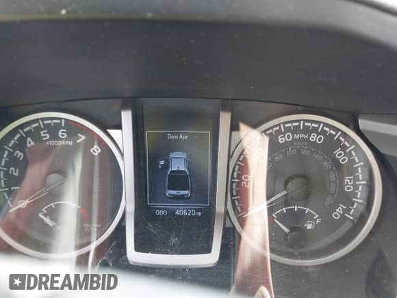 2021 Toyota Tacoma SR5 z VIN 5TFDZ5BN2MX064938, wystawiony jako IAAI lot #42013109 z przebiegiem 40 620 mil mil oraz . Historia ofert i sprzedaży dostępna na DreamBid. Obrazek 7.