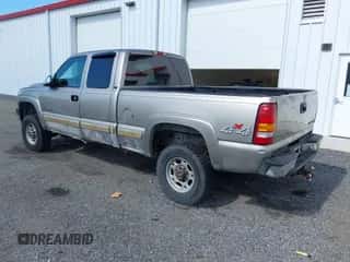 2001 Chevrolet Silverado 2500HD LS with VIN 1GCHK29UX1E313785, listed as a IAAI auction lot 43371352 with 303,247 mi miles and . Bid and sale history available at DreamBid. Image 3.