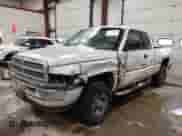 1998 Dodge 1500 с VIN 3B7HF12Z2WM251580, выставлен на аукционе IAAI как лот 41333568 с пробегом Не указан миль и . История ставок и продаж доступна на DreamBid. Изображение 2.