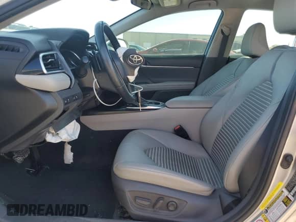 2018 Toyota Camry SE с VIN 4T1B11HK2JU002582, выставлен на аукционе Copart как лот 82613755 с пробегом 133 835 миль миль и Списание • Salvage title. История ставок и продаж доступна на DreamBid. Изображение 7.