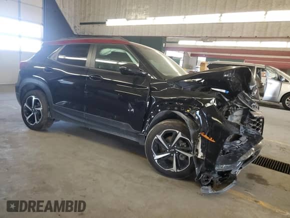 2021 Chevrolet TrailBlazer RS z VIN KL79MUSLXMB157519, wystawiony jako Copart lot #84653685 z przebiegiem 66 985 mil mil oraz Czysty tytuł • Clean title. Historia ofert i sprzedaży dostępna na DreamBid. Obrazek 4.