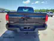 2022 Toyota Tacoma SR z VIN 3TYSZ5AN0NT082424, wystawiony jako Copart lot #65411225 z przebiegiem 22 506 mil mil oraz Szkoda całkowita • Salvage title. Historia ofert i sprzedaży dostępna na DreamBid. Obrazek 6.