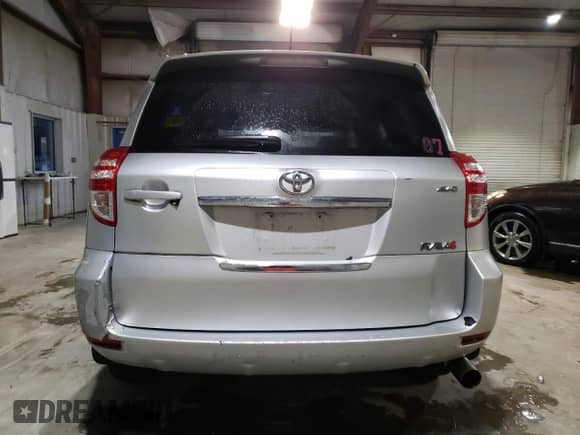 2011 Toyota RAV4 Sport z VIN JTMRF4DVXB5042006, wystawiony jako Copart lot #86847895 z przebiegiem 145 757 mil mil oraz Czysty tytuł • Clean title. Historia ofert i sprzedaży dostępna na DreamBid. Obrazek 6.