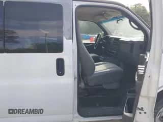 2007 Chevrolet Express Passenger with VIN 1GAHG35U871112554, listed as a IAAI auction lot 43154312 with 375,501 mi miles and . Bid and sale history available at DreamBid. Image 5.