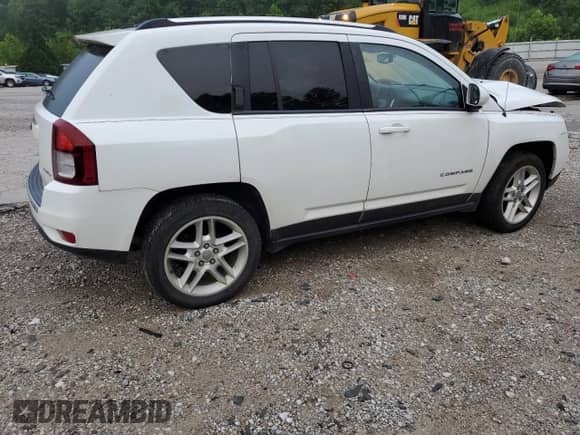 2014 Jeep Compass Limited z VIN 1C4NJDCB3ED500919, wystawiony jako Copart lot #63126535 z przebiegiem 99 312 mil mil oraz Szkoda całkowita • Salvage title. Historia ofert i sprzedaży dostępna na DreamBid. Obrazek 3.