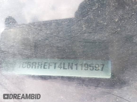 2020 Ram 1500 Big Horn z VIN 1C6RREFT4LN119597, wystawiony jako IAAI lot #42446462 z przebiegiem 82 821 mil mil oraz . Historia ofert i sprzedaży dostępna na DreamBid. Obrazek 9.