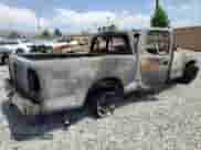 2004 Toyota Tundra SR5 z VIN 5TBBT44104S452083, wystawiony jako Copart lot #62192855 z przebiegiem Nie podano mil oraz Nie do naprawy • Non repairable. Historia ofert i sprzedaży dostępna na DreamBid. Obrazek 3.