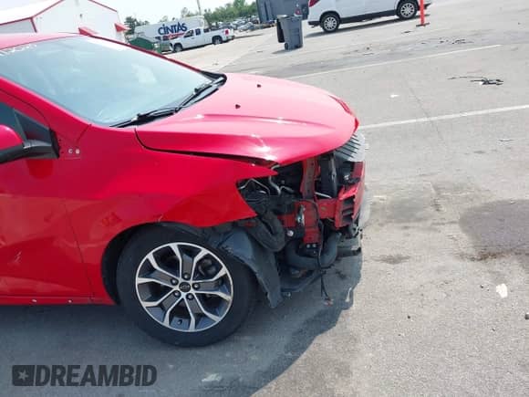 2019 Chevrolet Sonic LT z VIN 1G1JD6SBXK4135954, wystawiony jako IAAI lot #42412020 z przebiegiem 37 560 mil mil oraz . Historia ofert i sprzedaży dostępna na DreamBid. Obrazek 19.