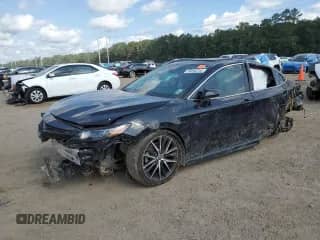 2021 Toyota Camry SE z VIN 4T1S11AKXMU459476, wystawiony jako Copart lot #59846255 z przebiegiem Nie podano mil oraz Szkoda całkowita • Salvage title. Historia ofert i sprzedaży dostępna na DreamBid. Obrazek 1.