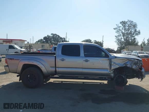 2014 Toyota Tacoma PreRunner with VIN 3TMKU4HN4EM040073, listed as a IAAI auction lot 42921466 with 156,910 mi miles and . Bid and sale history available at DreamBid. Image 14.