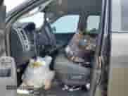 2017 Ram 1500 Tradesman z VIN 3C6RR7KT6HG556096, wystawiony jako Copart lot #61595525 z przebiegiem 211 355 mil mil oraz Szkoda całkowita • Salvage title. Historia ofert i sprzedaży dostępna na DreamBid. Obrazek 7.