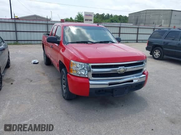 2011 Chevrolet Silverado 1500 LT z VIN 1GCRCSEA6BZ180465, wystawiony jako IAAI lot #42301380 z przebiegiem 80 825 mil mil oraz . Historia ofert i sprzedaży dostępna na DreamBid. Obrazek 1.