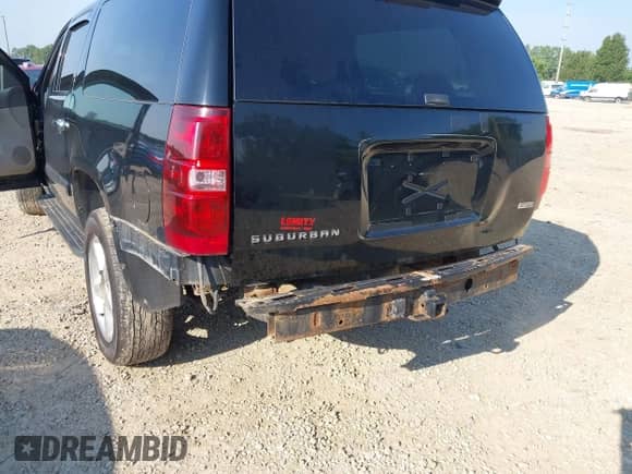 2008 Chevrolet Suburban LTZ с VIN 1GNFK16318R122716, выставлен на аукционе IAAI как лот 42764494 с пробегом 174 045 миль миль и . История ставок и продаж доступна на DreamBid. Изображение 15.